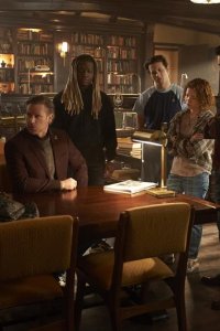 Legacies – S04E16 – I Wouldn’t Be Standing Here If It Weren’t for You