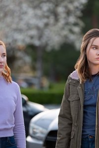 Light as a Feather – S02E02 – …Free as a Bird