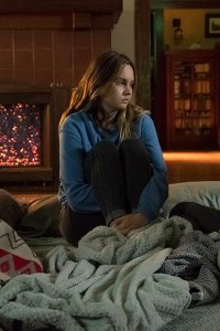 Light as a Feather – S02E13 – …Thick as Thieves