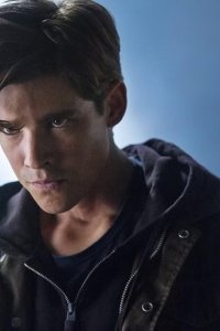 Titans – S01E11 – Dick Grayson