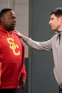 The Neighborhood – S01E18 – Welcome to Logan 2