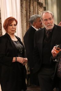 The Cool Kids – S2019E10 – Funeral Crashers