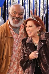 The Cool Kids – S2019E15 – Mentors