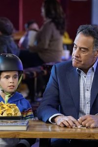 Single Parents – S02E09 – A Place Where Men Can Be Men