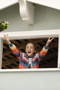 Single Parents – S02E12 – Welcome to Hilltop!