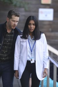 Manifest – S01E04 – Unclaimed Baggage